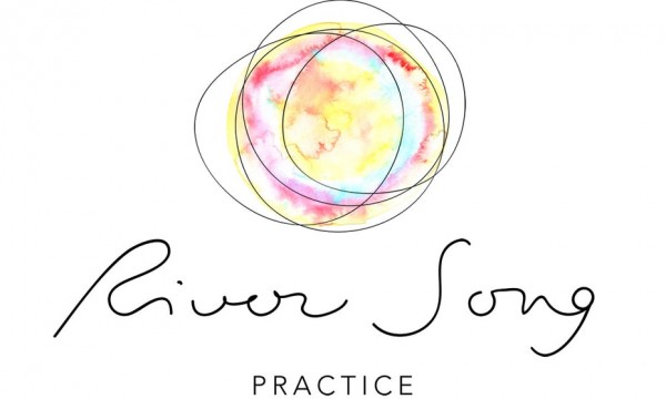 Abstract logo with overlapping circles